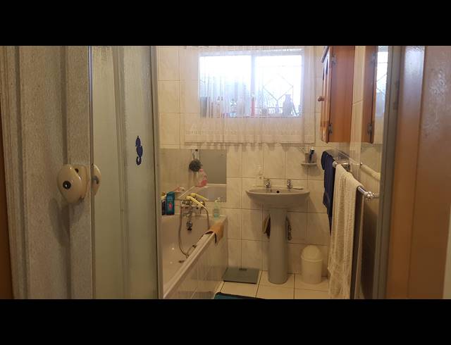 3 BEDROOM HOUSE SOLD IN STILFONTEIN EXT 3